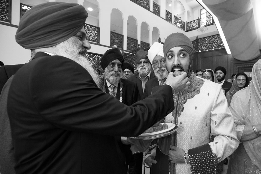 Female Asian Wedding Photographer for Sikh Wedding Ceremony